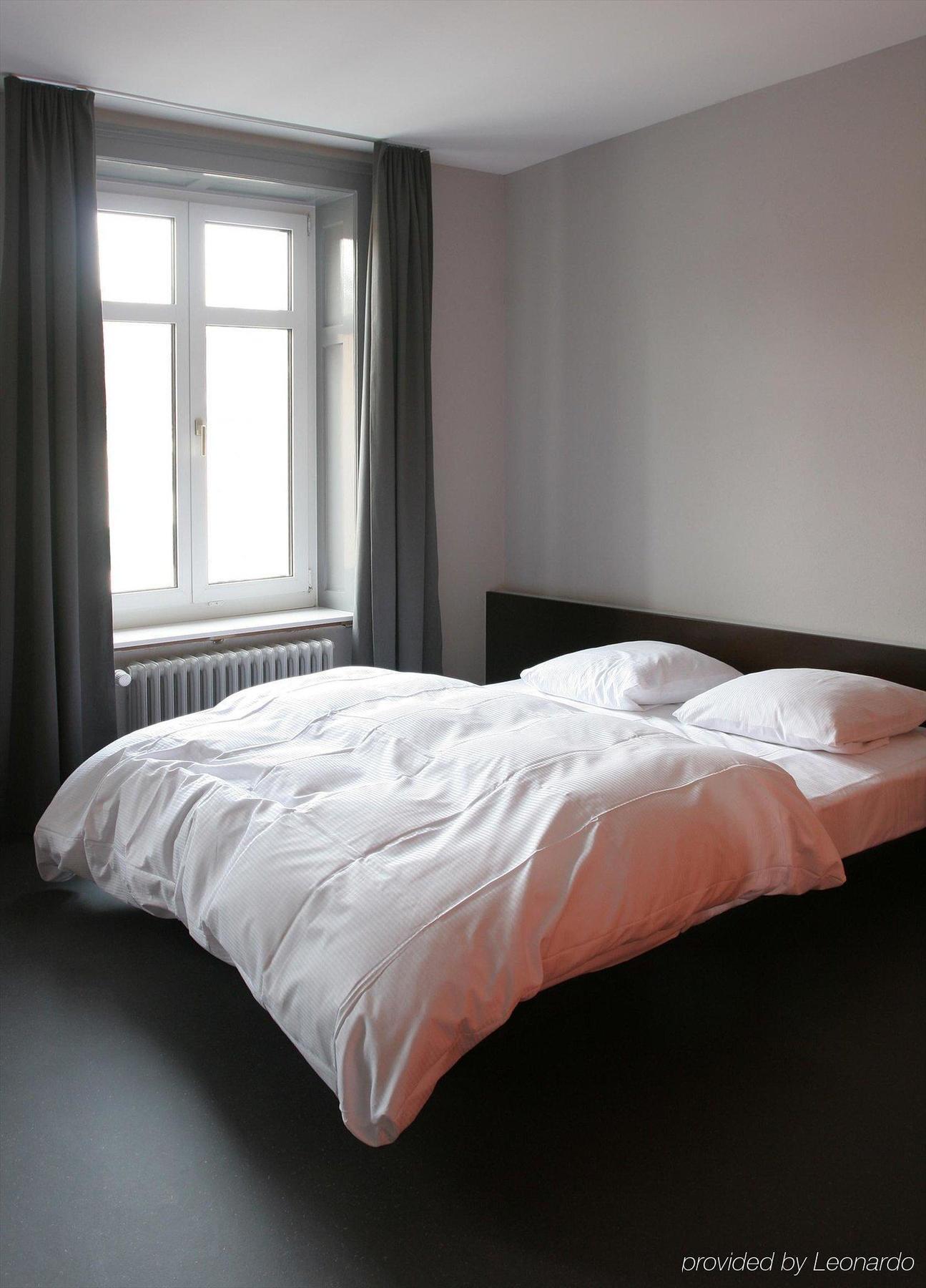 Easyhotel Zuerich City Centre Rom bilde